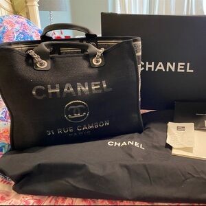 ❤️ Authentic Chanel Deauville Large Tote ❤️